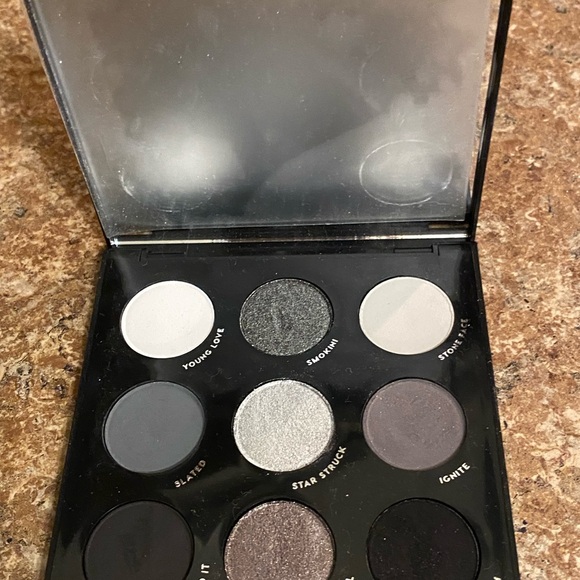 🖤🩶New! Colourpop Smoke Show Eyeshadow Palette - Picture 9 of 13